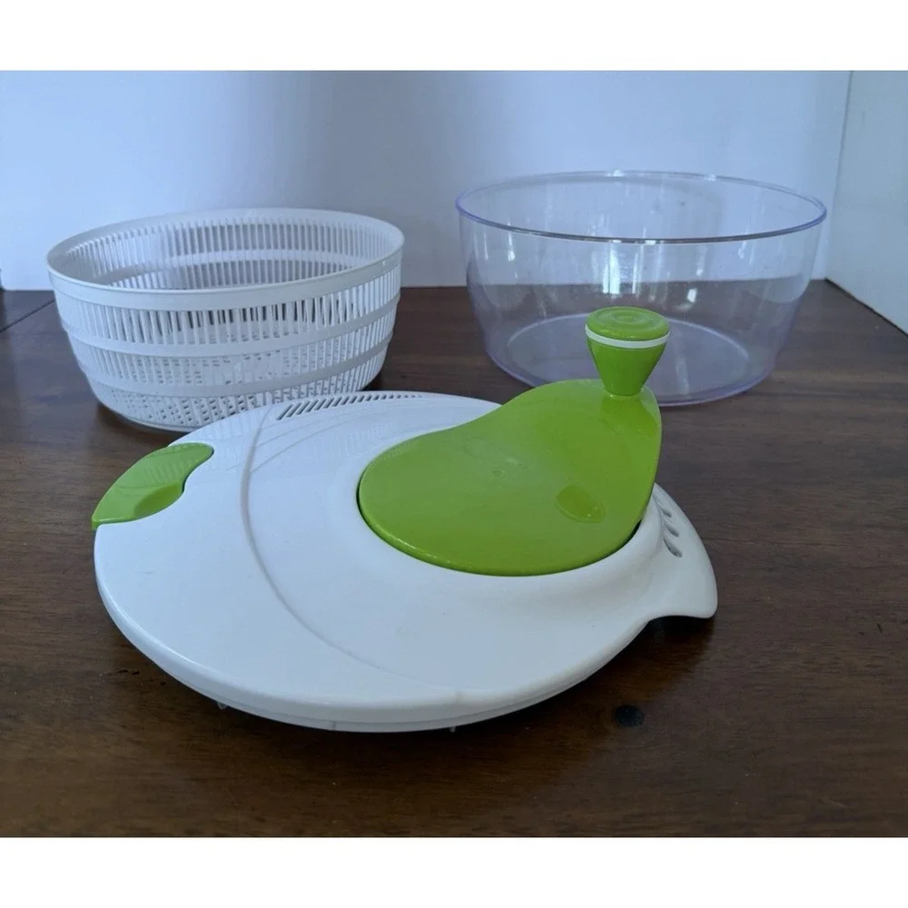 Mainstays Salad Spinner 4 Quart Green Easy Spin Rotary Handle